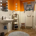 Souterrain-ferienwohnung I 3-4 Pers I Garten & Gemeinschaftspool I Sachsenring Daire *
