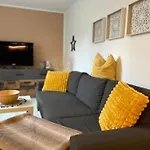 Daire Souterrain-ferienwohnung I 3-4 Pers I Garten & Gemeinschaftspool I Sachsenring
