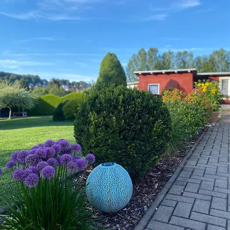 Souterrain-ferienwohnung I 3-4 Pers I Garten & Gemeinschaftspool I Sachsenring Appartamento *