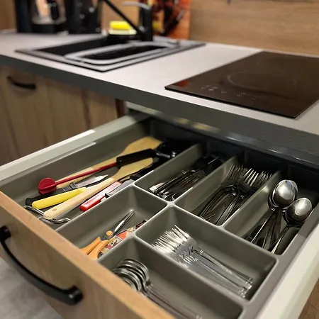 Souterrain-ferienwohnung I 3-4 Pers I Garten & Gemeinschaftspool I Sachsenring * Hohenstein-Ernstthal