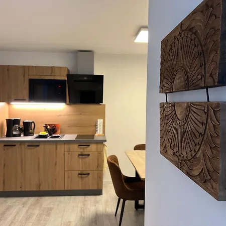 Lejlighed Souterrain-ferienwohnung I 3-4 Pers I Garten & Gemeinschaftspool I Sachsenring Hohenstein-Ernstthal