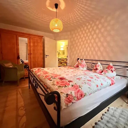 Souterrain-ferienwohnung I 3-4 Pers I Garten & Gemeinschaftspool I Sachsenring Lejlighed *
