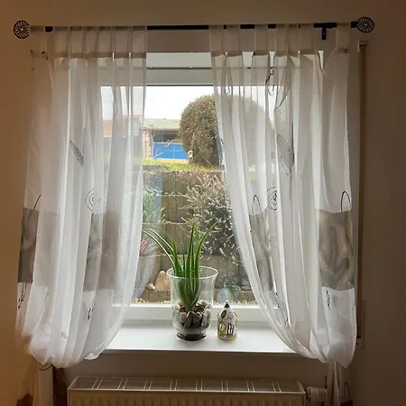 Lejlighed Souterrain-ferienwohnung I 3-4 Pers I Garten & Gemeinschaftspool I Sachsenring *