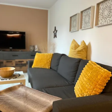 Lejlighed Souterrain-ferienwohnung I 3-4 Pers I Garten & Gemeinschaftspool I Sachsenring