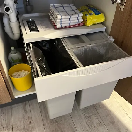 Lejlighed Souterrain-ferienwohnung I 3-4 Pers I Garten & Gemeinschaftspool I Sachsenring