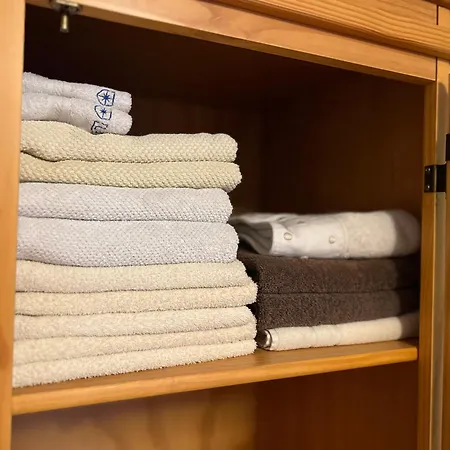 Daire Souterrain-ferienwohnung I 3-4 Pers I Garten & Gemeinschaftspool I Sachsenring *