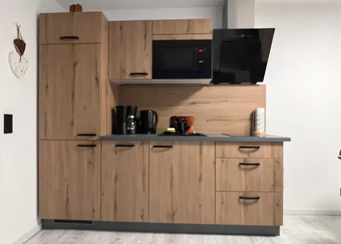 Souterrain-ferienwohnung I 3-4 Pers I Garten & Gemeinschaftspool I Sachsenring Хоэнштайн-Эрнстталь