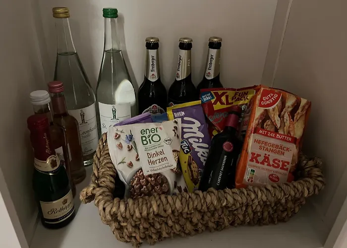 Апартаменты Souterrain-ferienwohnung I 3-4 Pers I Garten & Gemeinschaftspool I Sachsenring Хоэнштайн-Эрнстталь