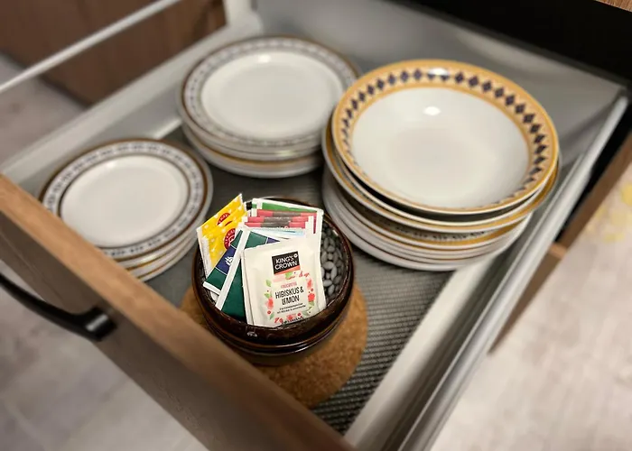 Апартаменты Souterrain-ferienwohnung I 3-4 Pers I Garten & Gemeinschaftspool I Sachsenring