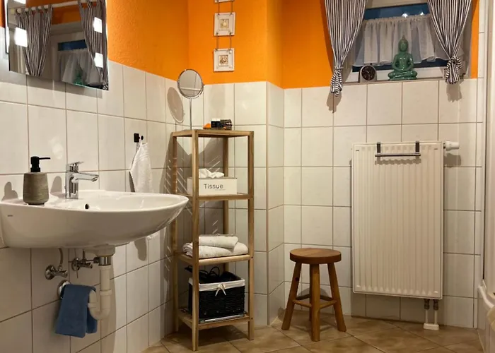 Souterrain-ferienwohnung I 3-4 Pers I Garten & Gemeinschaftspool I Sachsenring Апартаменты *