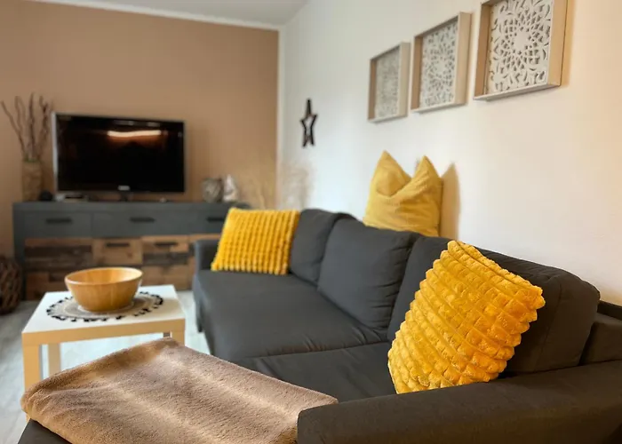 Апартаменты Souterrain-ferienwohnung I 3-4 Pers I Garten & Gemeinschaftspool I Sachsenring